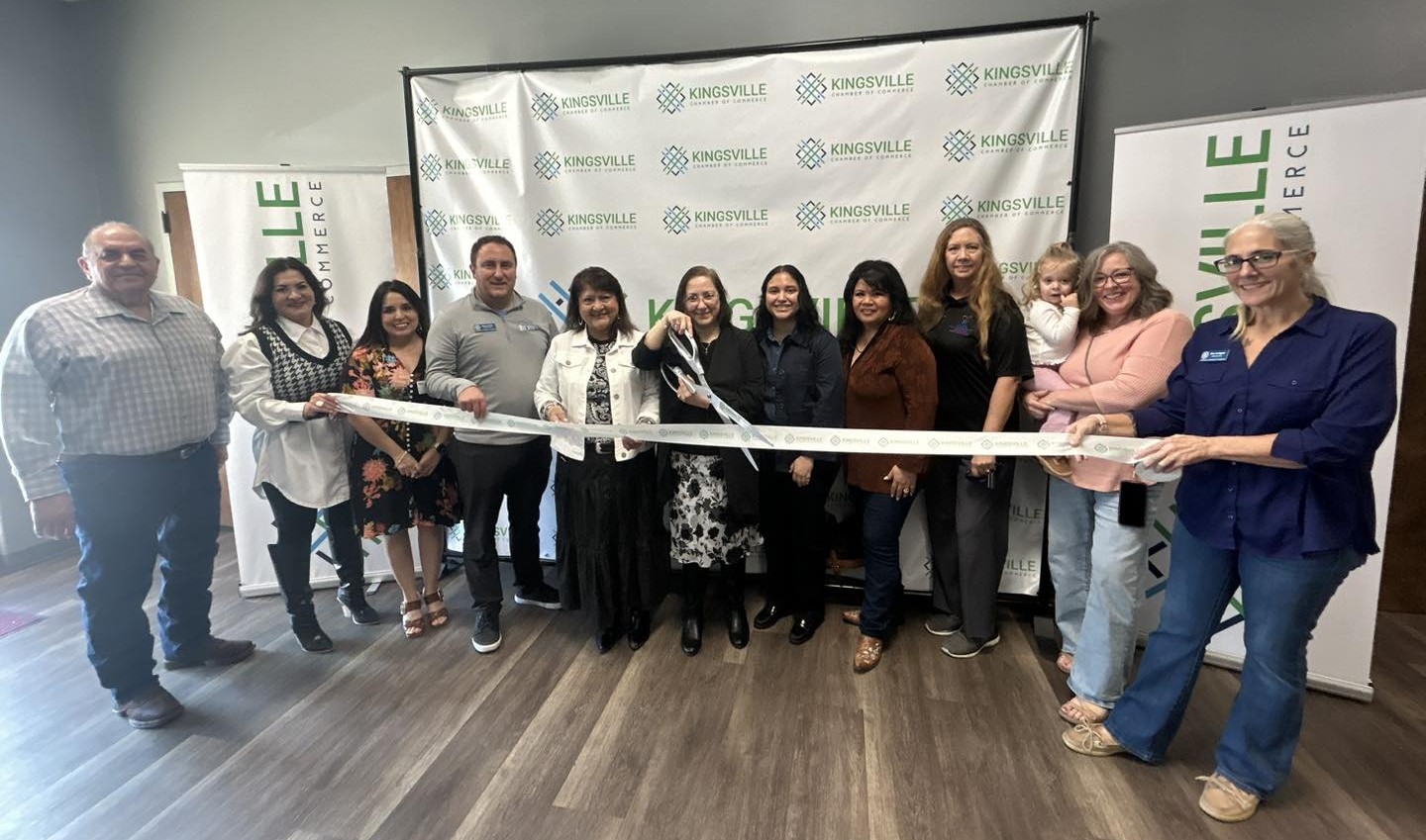 Chamber welcomes Kingsville Independent News at ribbon cutting ceremony